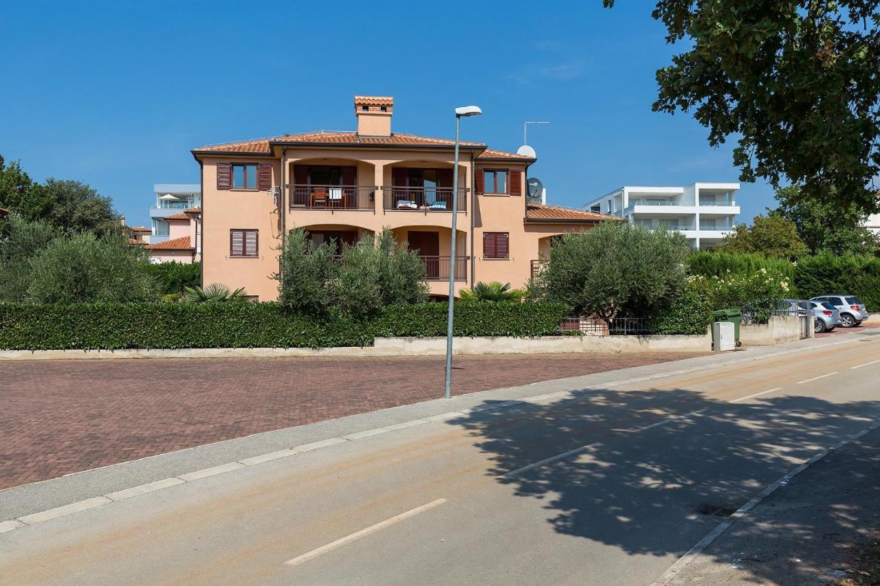 Apartments With A Swimming Pool Novigrad - 7078 מראה חיצוני תמונה