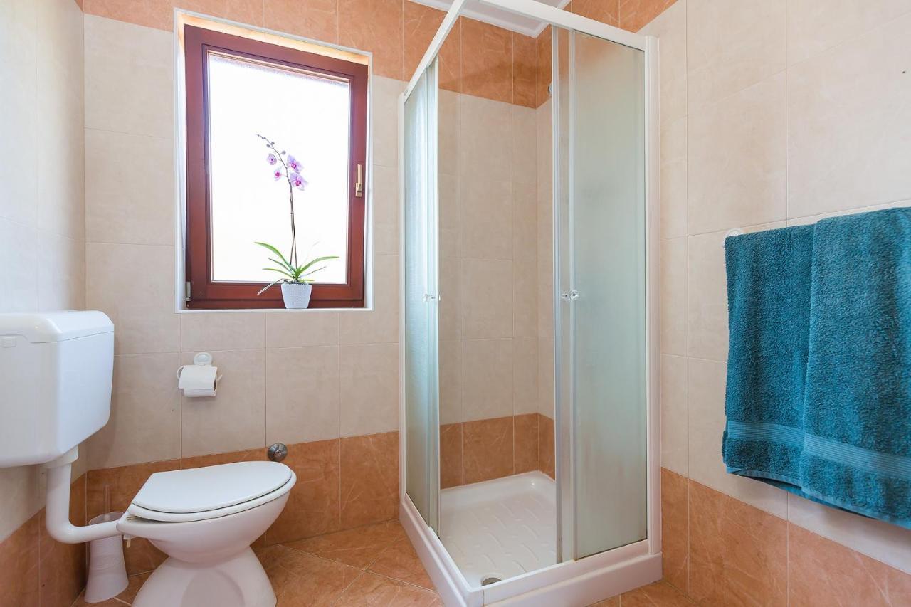 Apartments With A Swimming Pool Novigrad - 7078 מראה חיצוני תמונה