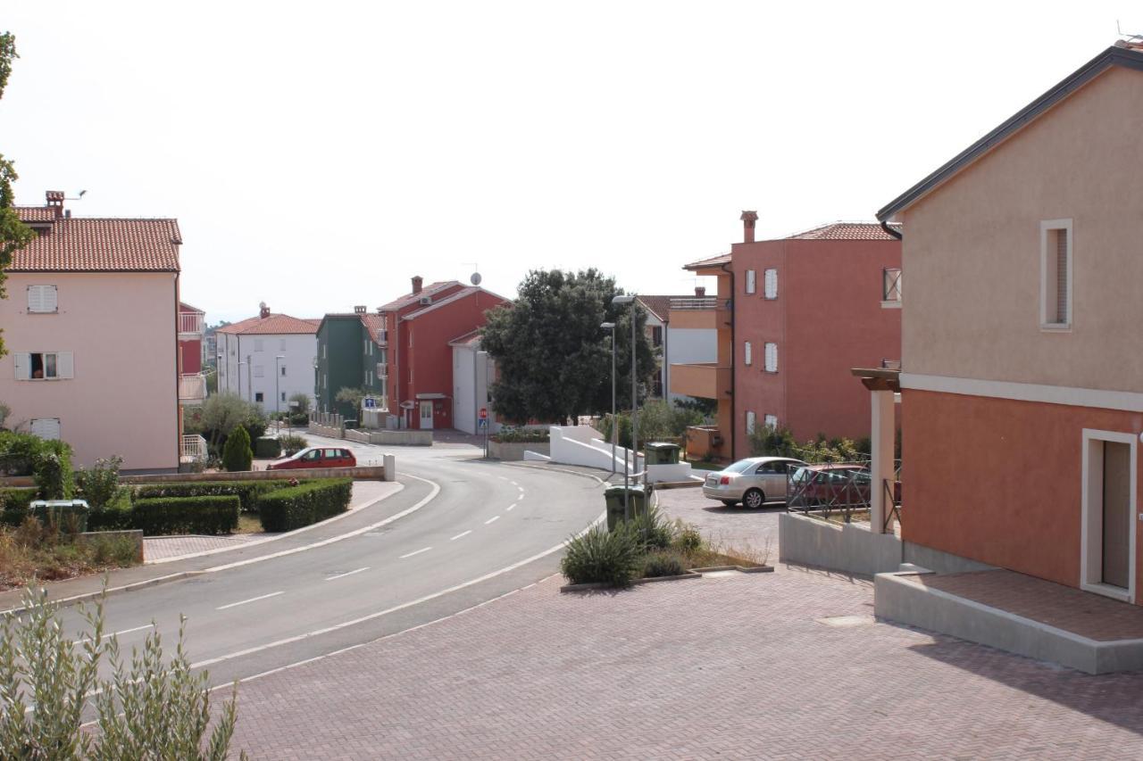 Apartments With A Swimming Pool Novigrad - 7078 מראה חיצוני תמונה