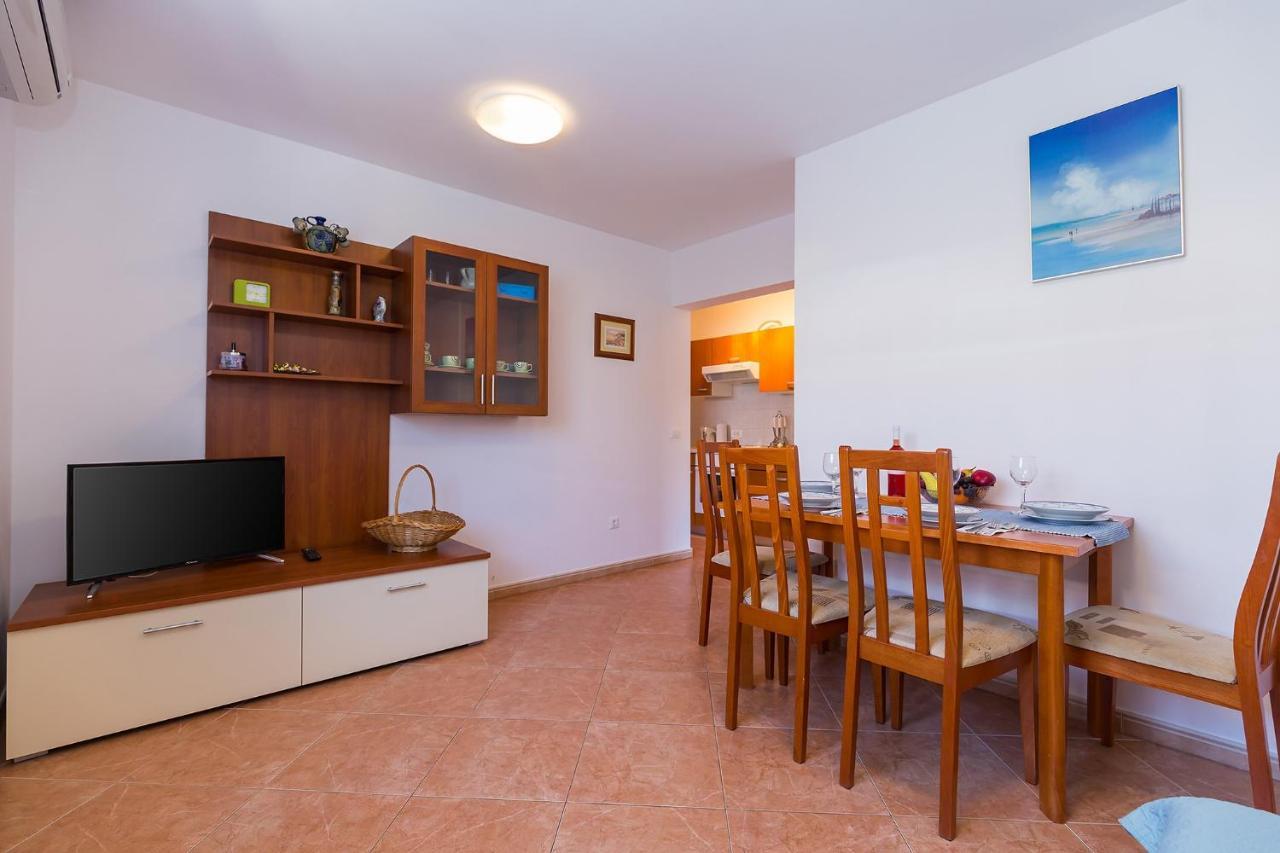 Apartments With A Swimming Pool Novigrad - 7078 מראה חיצוני תמונה